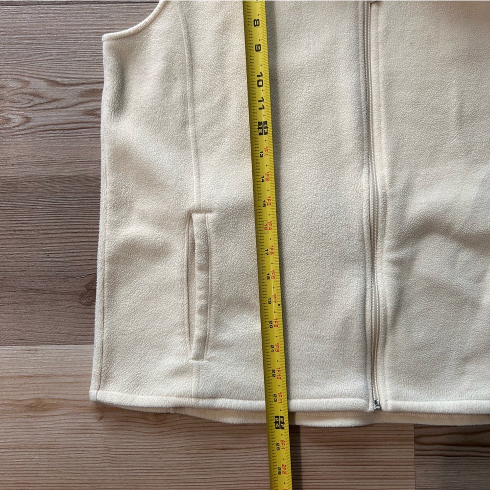 Woolrich Cream Fleece Zip Front Vest - Picture 5 of 6